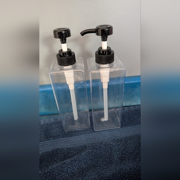 Refillable Shampoo And Conditioner Bottles (Clear 21oz) - Picture 4 of 9